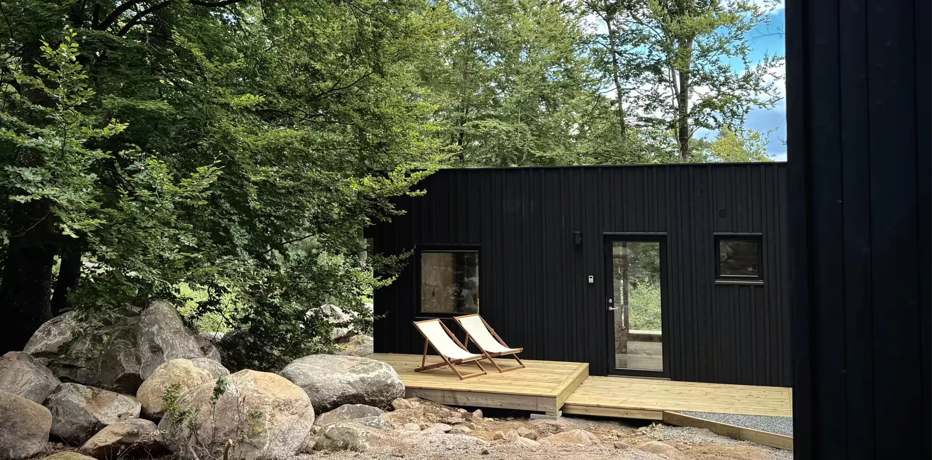 Konga cabin exterior