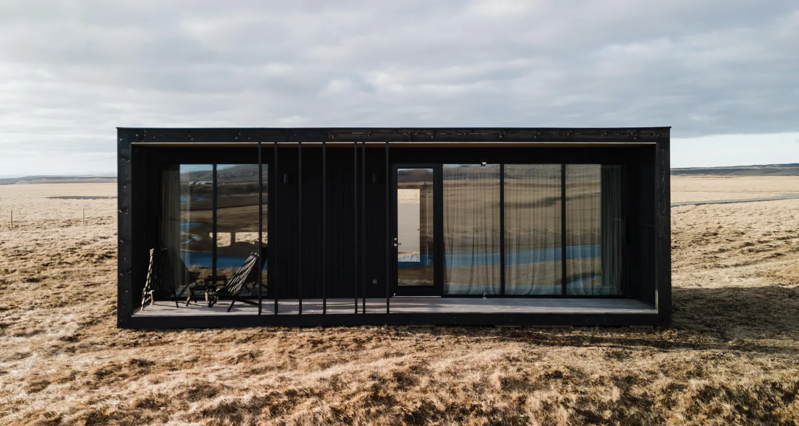 Konga cabin exterior