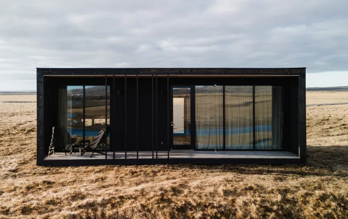 Konga cabin exterior
