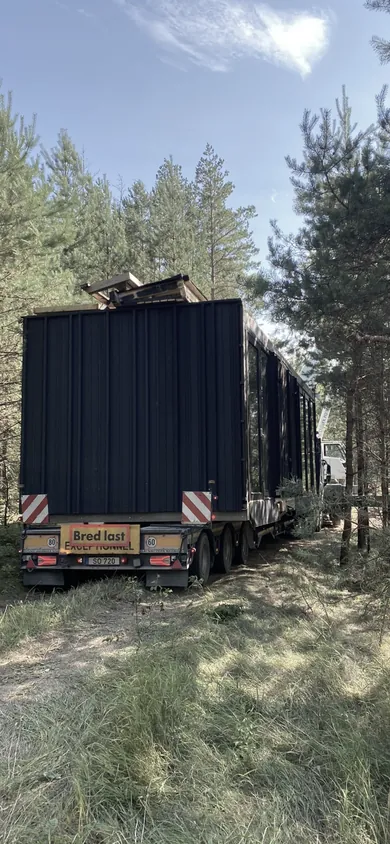 KONGA cabin delivery through the forest