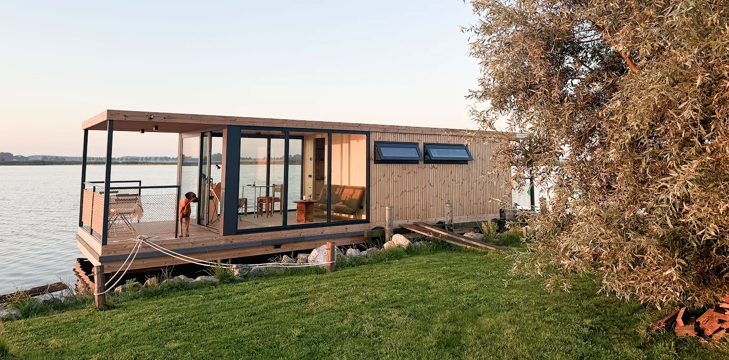 Konga Float cabin and sauna