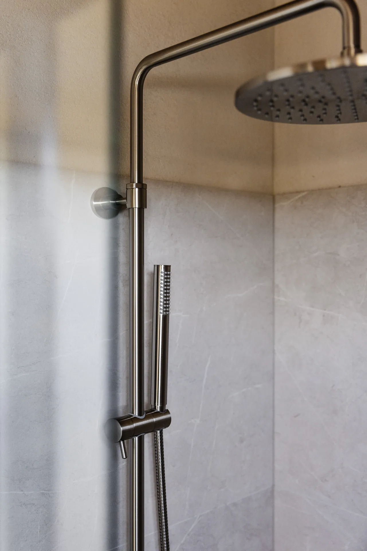 Konga L bathroom