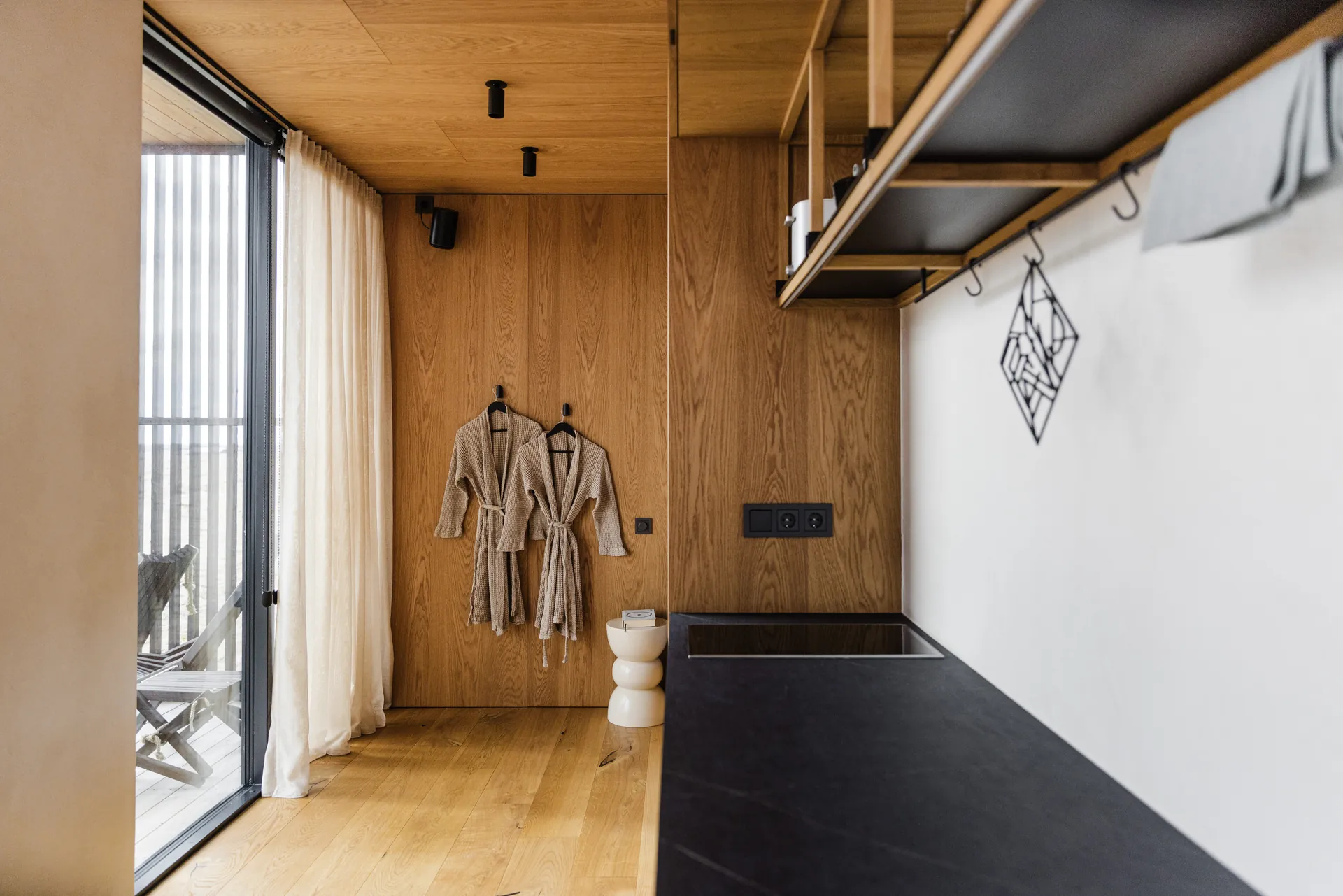 Konga L cabin